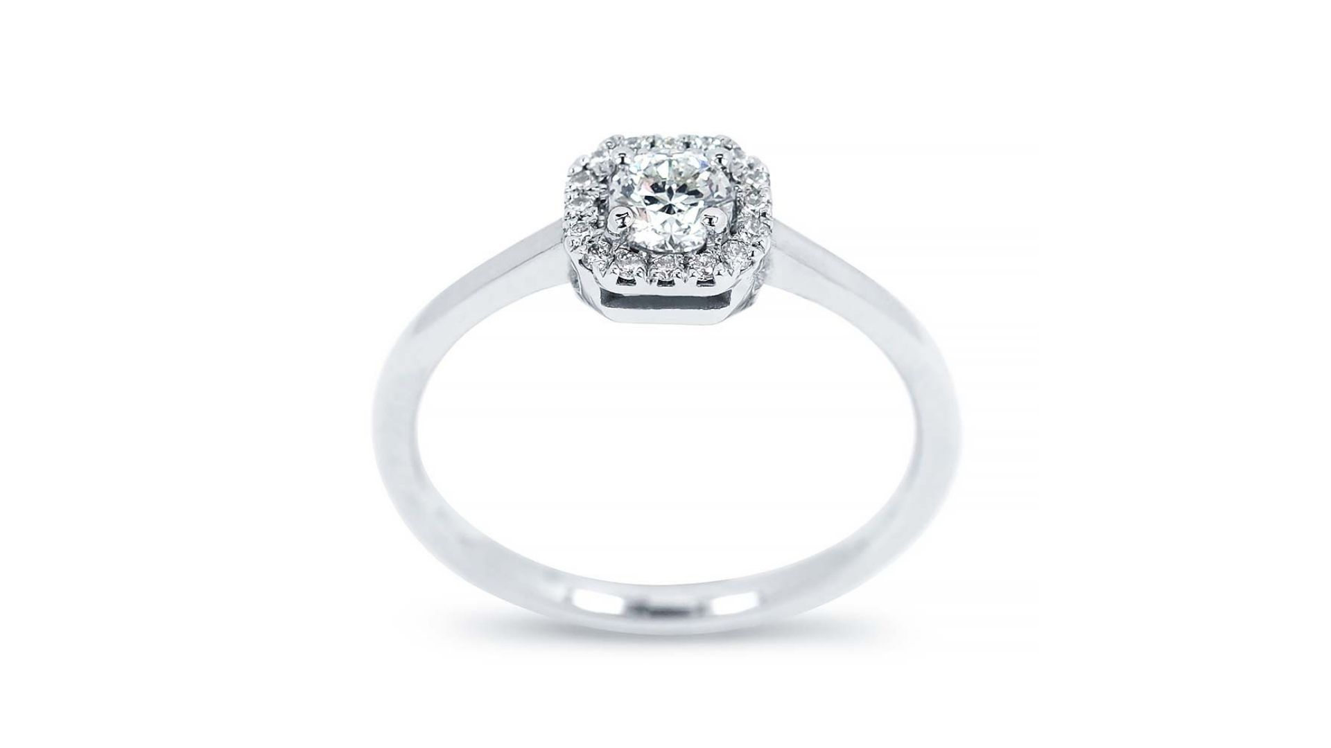 Fehér arany eljegyzési gyűrű a White & Black ékszer boltban